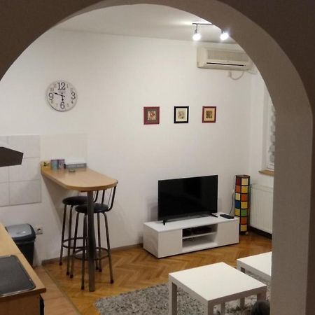 Jovana'S Apartment Нови-Сад Экстерьер фото